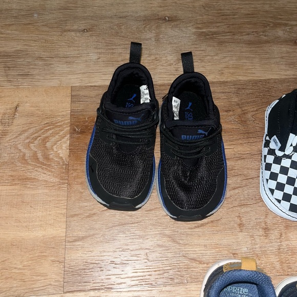 Six toddler boys shoes - Picture 6 of 7